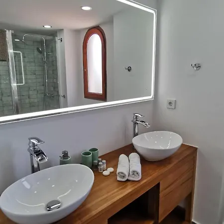 Oscar Espla Apartment